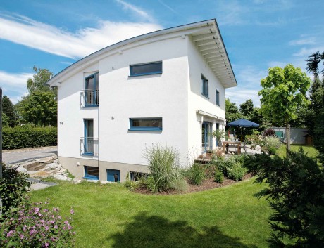 Solide und modern: das Kastell-Massivfertighaus. Wohnfläche: ca. 154 m2. Preis auf Anfrage. Foto: Kastell