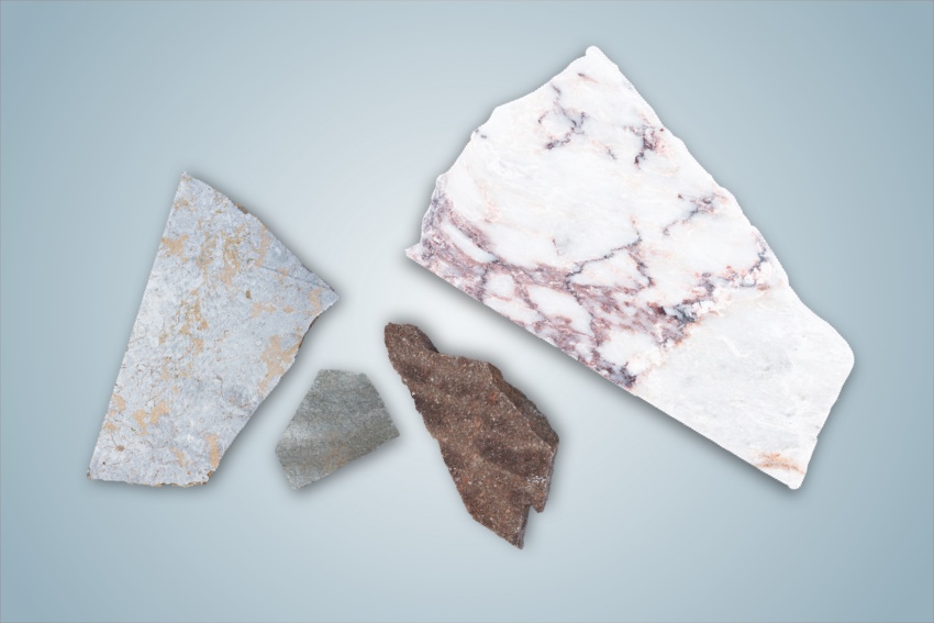 Natursteinfliesen gibt es in vielen Materialien, wie zum Beispiel: Marmor, Granit, Quarzit, Schiefer, Travertin, und Sandstein. Foto: Jonas Friedrich